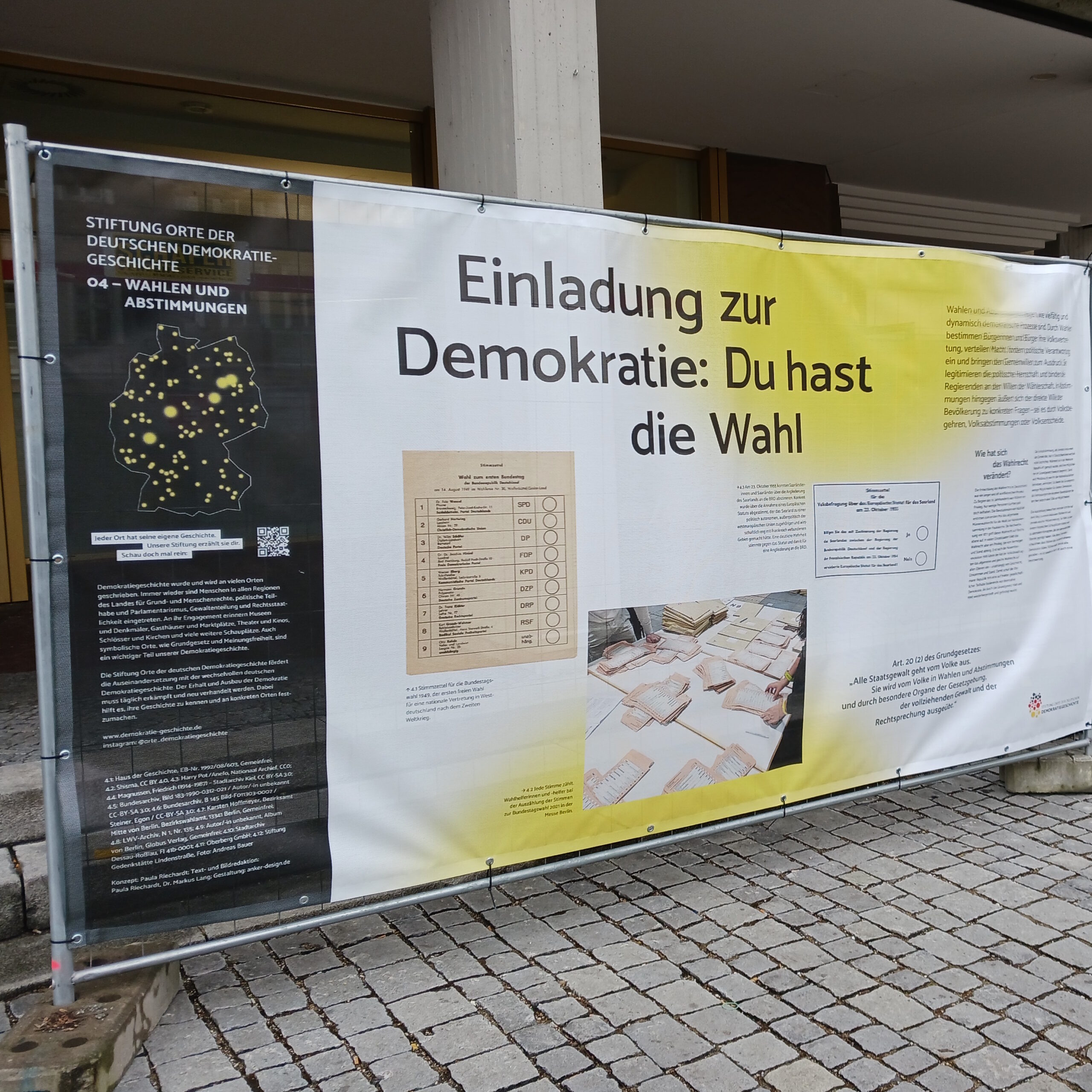 Ausstellungsbanner Orte der Demokratie zum Thema Wahlen
